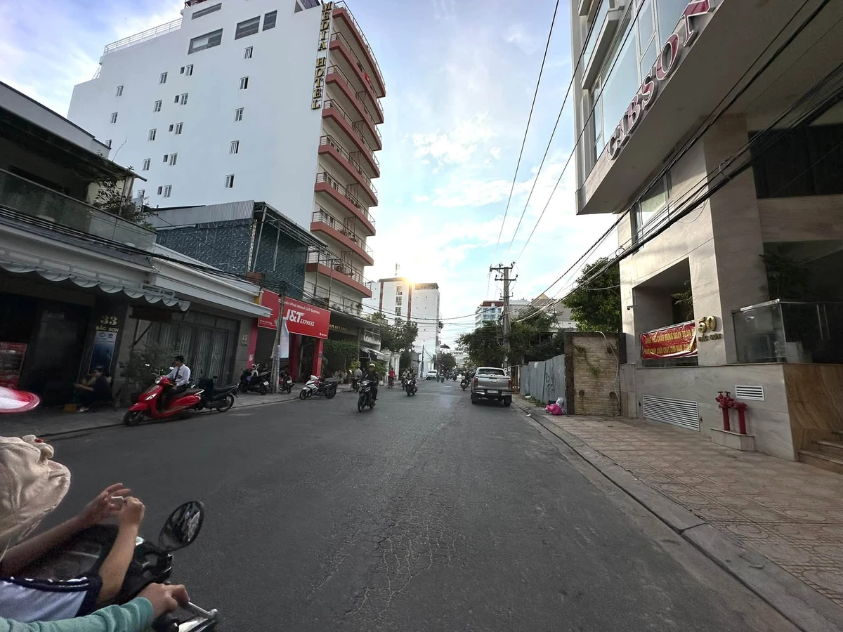 Bán nhà 3 tầng 104m2 mặt tiền Bắc Sơn, Nha Trang 19.9 tỷ - Ảnh thu nhỏ 3