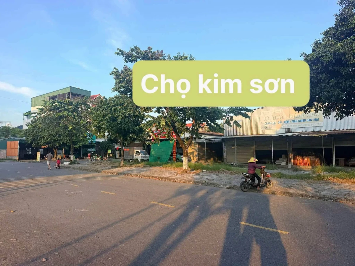 Bán lô đất 99m2 KĐT Kim Sơn, Mạo Khê, Quảng Ninh, đối diện chợ, giá hơn 2,3 tỷ - Ảnh 1