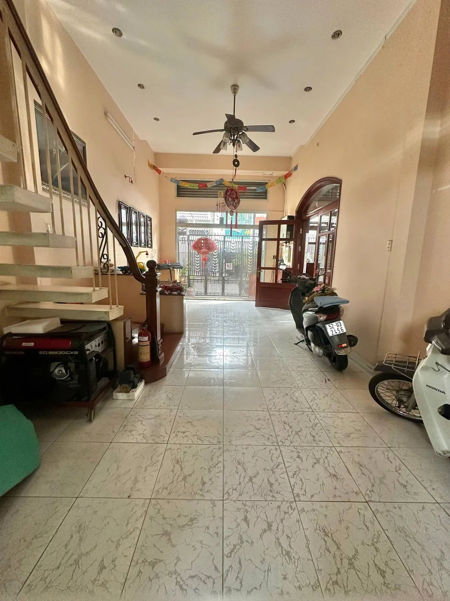 Bán nhà hẻm 8m 75m2 4 phòng Quận 10 - Ảnh 1