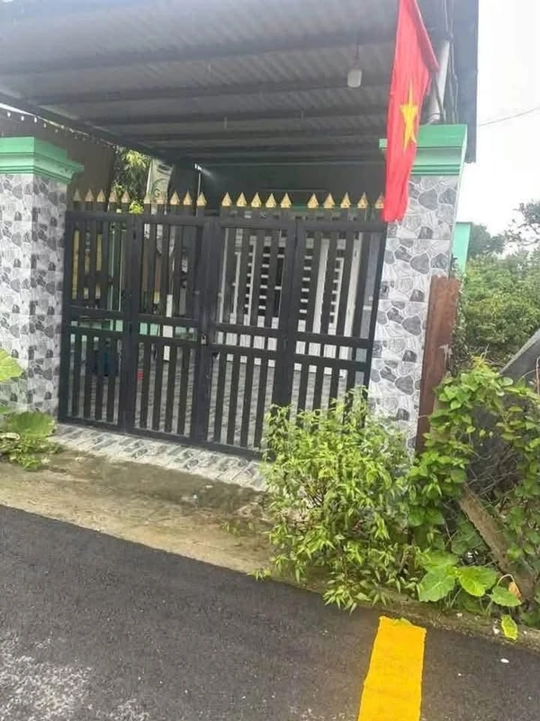 Bán nhà Phú An Bình Dương 50m2, 2PN, cho thuê 1tỷ6