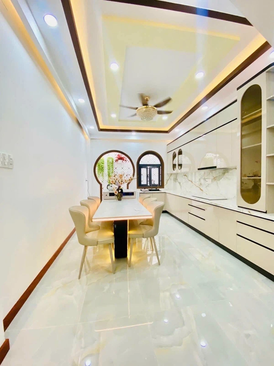 Bán nhà hẻm xe hơi 5 tầng 42m2 quận 10 - Ảnh 1