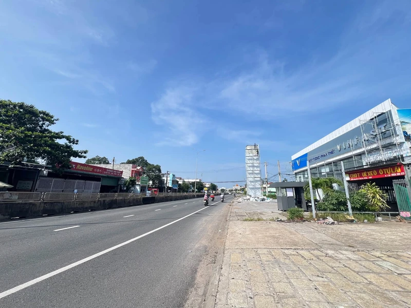 Bán nhà mặt tiền đường 19/4 Phường Hàm Thắng Lâm Đồng 100m2
