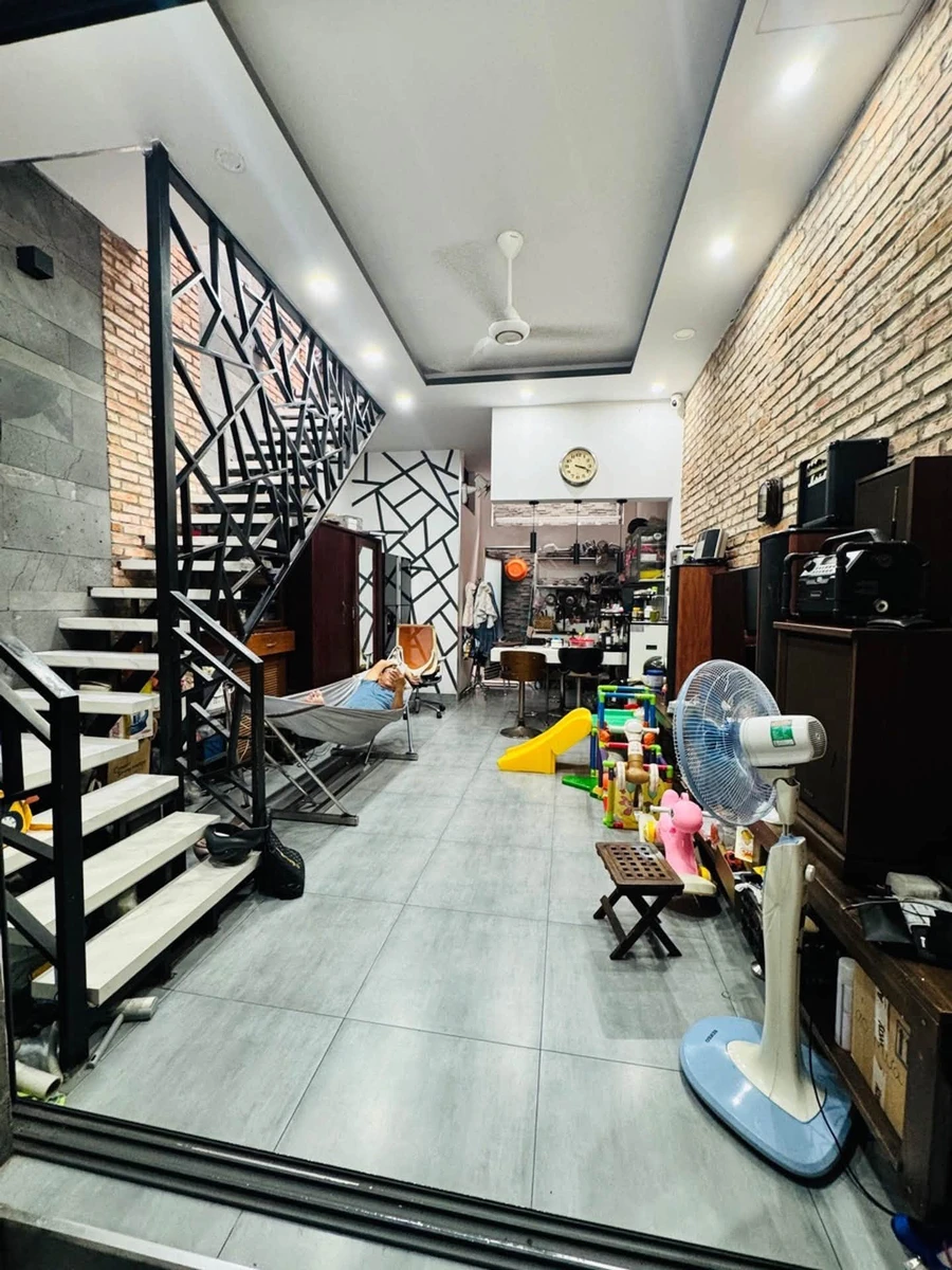 Bán nhà 2 tầng 56m2 gần Bến Xe Miền Tây 5 tỷ - Ảnh thu nhỏ 2