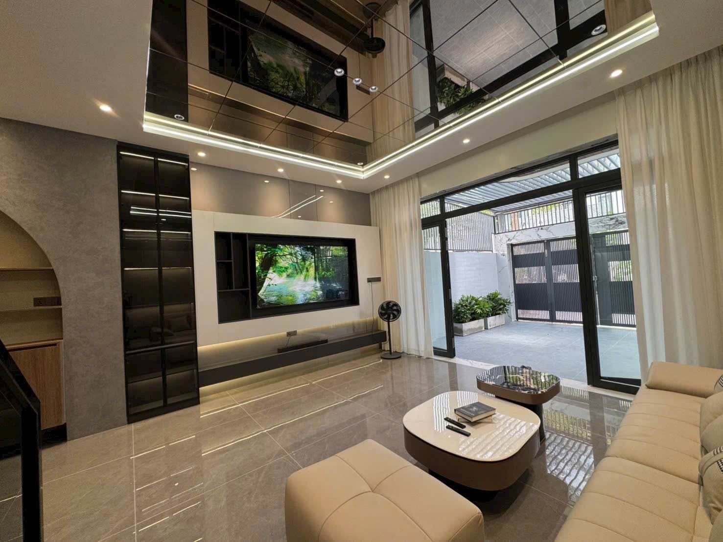 Bán nhà 3 tầng 230m² Nha Trang, giá 8,5 tỷ - Ảnh thu nhỏ 2