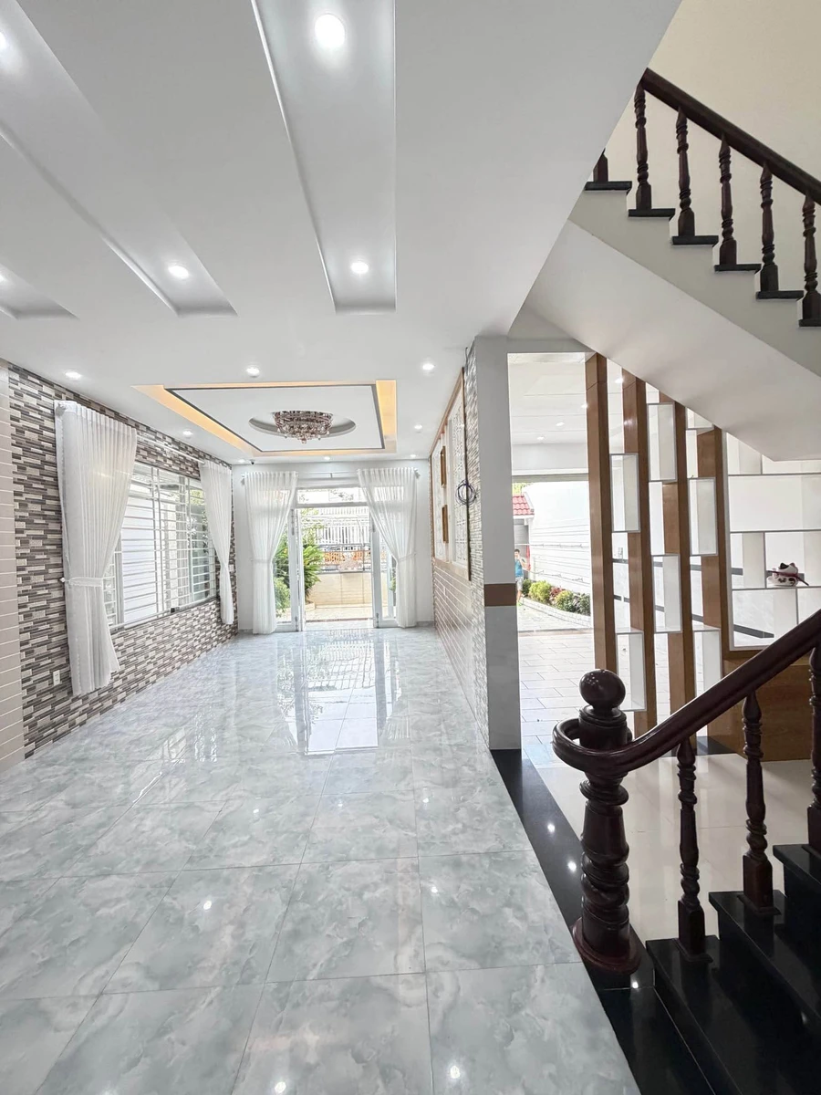 Biệt thự bán Phường Bà Rịa 198m² giá 5 tỷ 900 triệu - Ảnh thu nhỏ 5