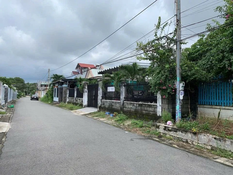 Bán lô đất mặt tiền 211m2 Bà Rịa giá 3 tỷ 900 triệu
