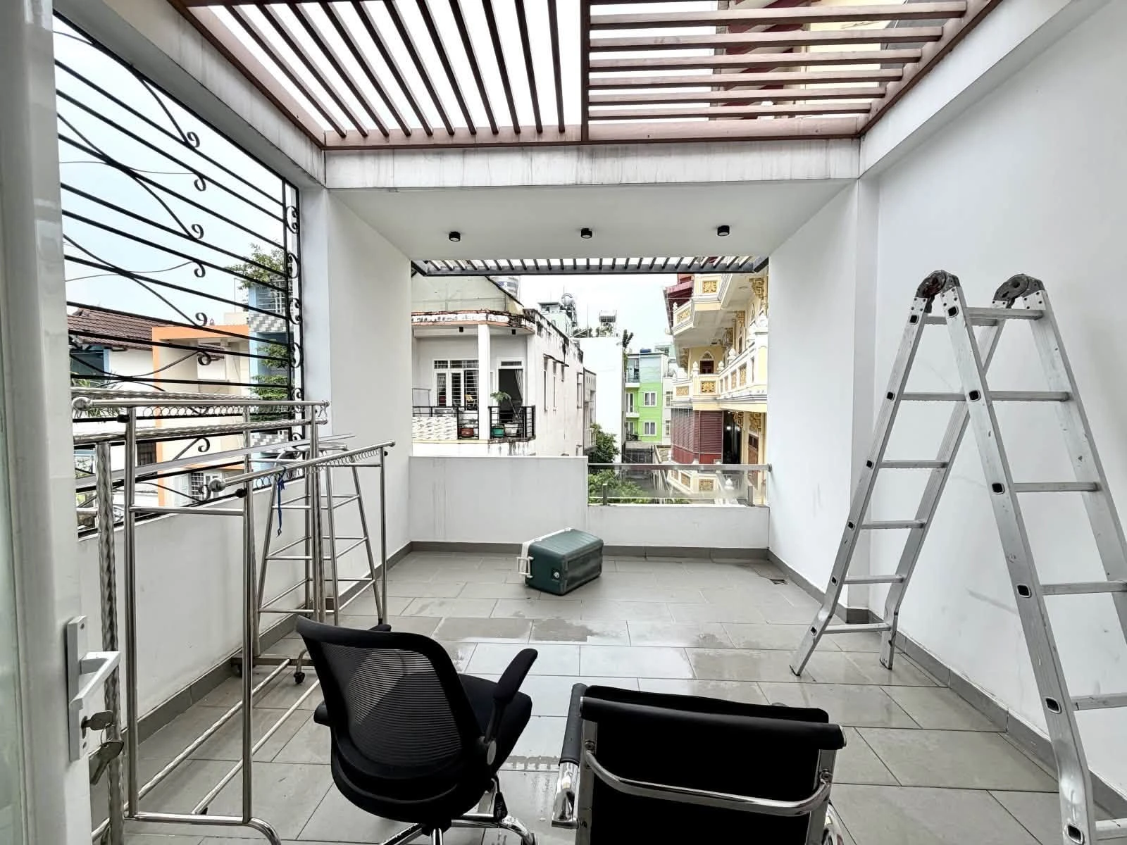 Bán nhà 3 tầng 43m² hẻm xe tải, tặng full nội thất gần ngã tư Nguyễn Xí – Nơ Trang Long, Bình Thạnh - Ảnh 1