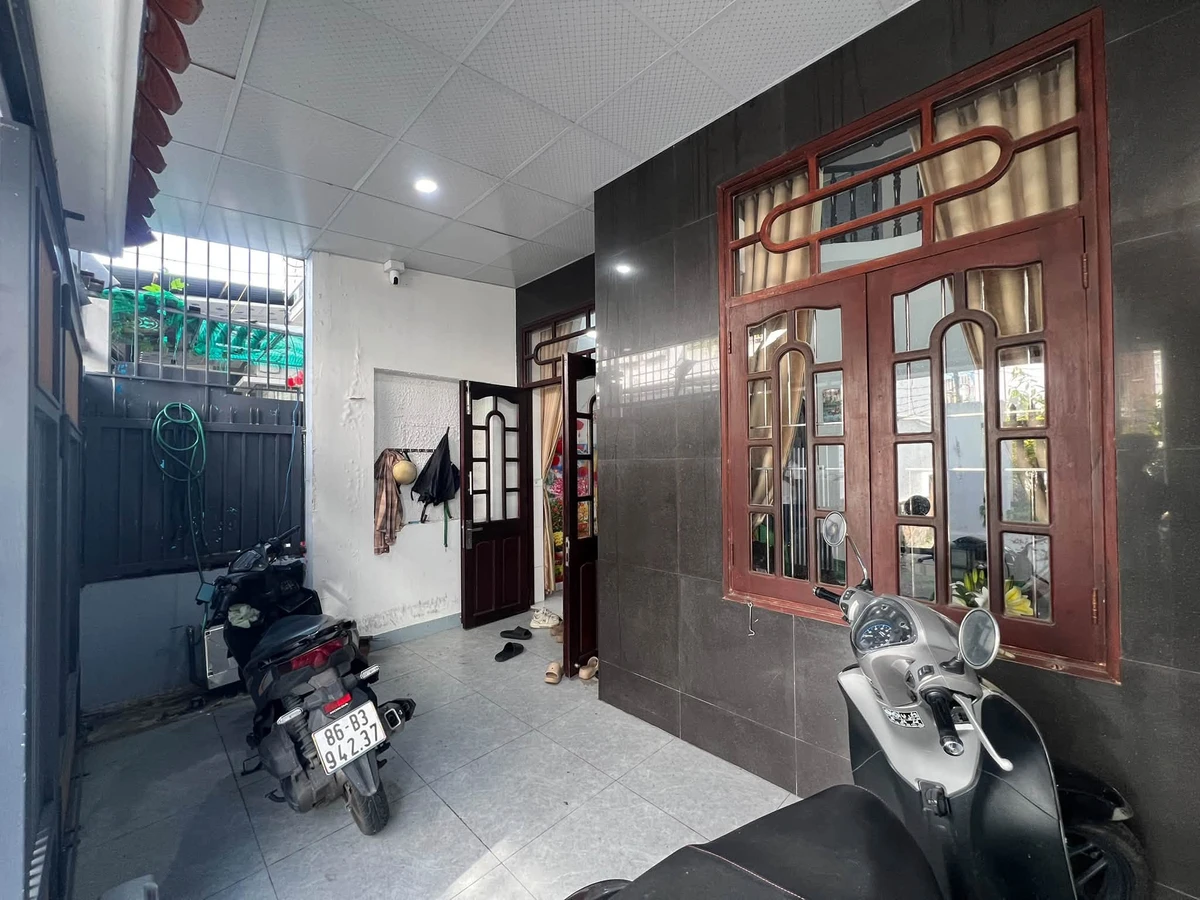 Bán nhà 1 trệt 1 lầu 93.5m² Lương Ngọc Quyến, Phan Thiết, 2.3 tỷ - Ảnh thu nhỏ 3