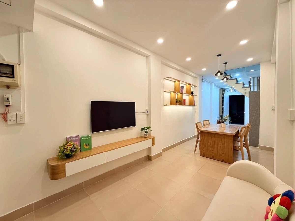Bán nhà hẻm 2 PN 65m² Quận 10, giá 5 tỷ - Ảnh thu nhỏ 4