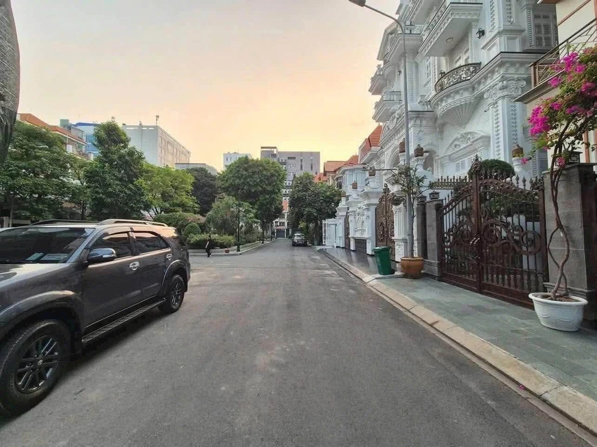 Bán biệt thự 240m² mặt tiền Phổ Quang Bình Thạnh - Ảnh thu nhỏ 4