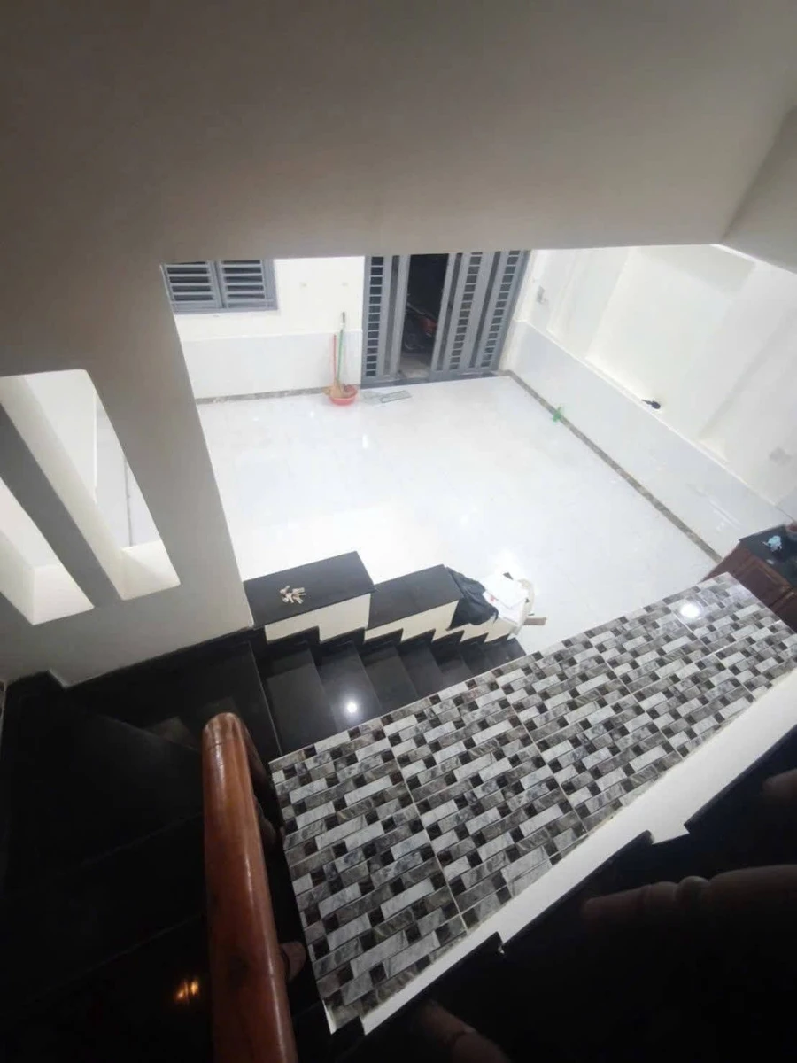 Bán nhà 3 tầng 42m² chợ Bùi Văn Ngữ Quận 12 3.95 tỷ - Ảnh thu nhỏ 3