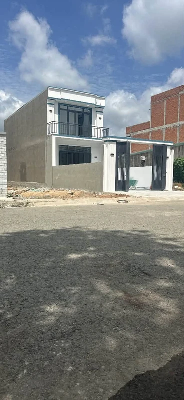 Nhà trệt lầu 3PN Mỹ Phước 4 Bến Cát 150m² 2.4 tỷ