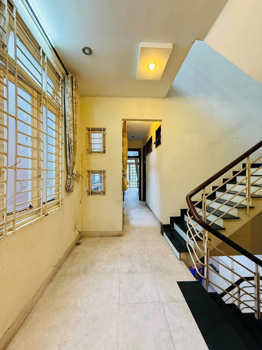 Bán nhà 3 tầng 133m2 hẻm nhựa 5m gần chợ Phạm Văn Hai, Tân Bình, giá 20,1 tỷ - Ảnh thu nhỏ 2