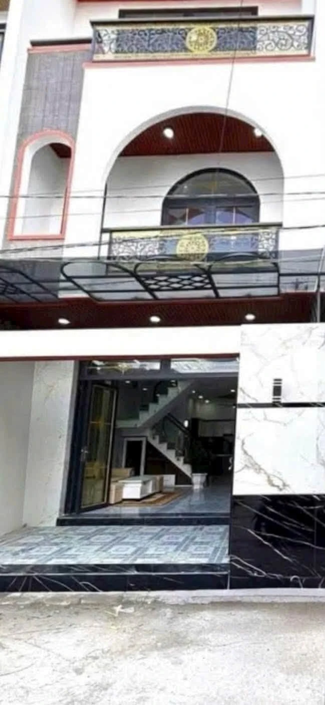 Bán nhà 1 trệt 2 lầu 5x12m sổ hồng riêng gần Ngã 3 Tân Kim giá 2,65 tỷ - Ảnh 1