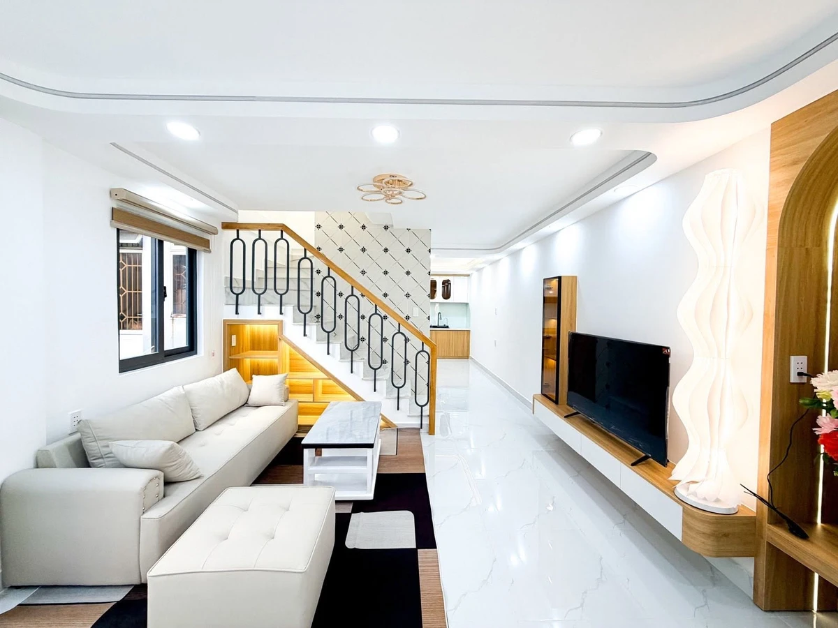 Bán nhà phố 4PN Bình Thạnh 130m² sát MT Chợ Bà Chiểu 6.95 tỷ - Ảnh 1