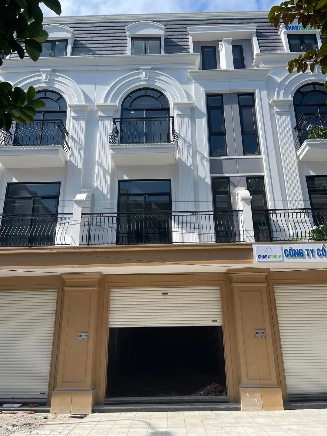 Bán nhà liền kề 70m² mặt Bùi Viện, Quận 1 - Ảnh 1