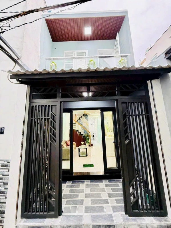 Bán nhà mặt tiền Nguyễn Kim Công 4.5x17m, 4 phòng, 3 tỷ 450 triệu 33m2