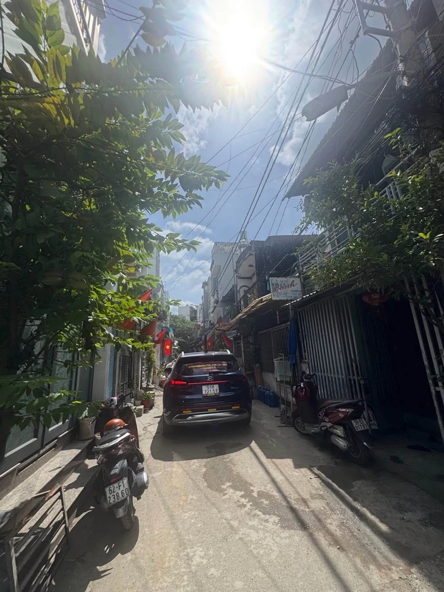 Bán nhà hẻm xe hơi Lê Đình Cẩn, Bình Tân, DTSD 70m2, giá hơn 3 tỷ - Ảnh thu nhỏ 3