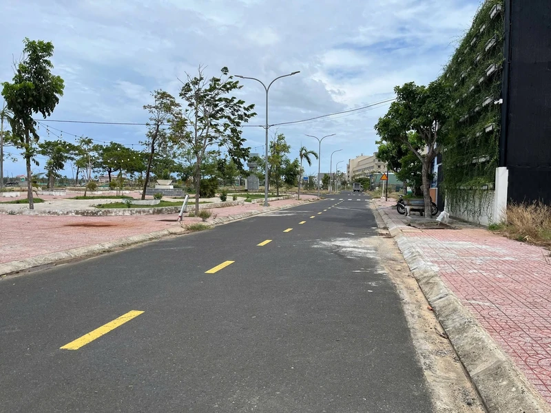 Bán nhà hẻm xe hơi đường Chiến Lược, Bình Tân, 4x12m, 3PN, giá 6,4 tỷ 136m2