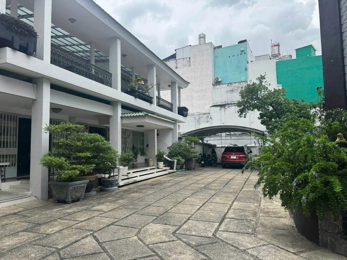 Bán đất Phú Nhuận 972m² mặt tiền Trần Huy Liệu 190 tỷ - Ảnh 1