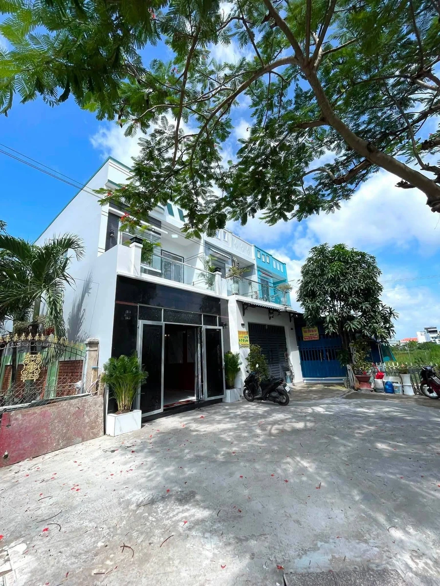 Bán nhà 5x20m 4 phòng ngủ, sổ hồng riêng, tặng nội thất tại Cần Giuộc, Long An - Ảnh thu nhỏ 2