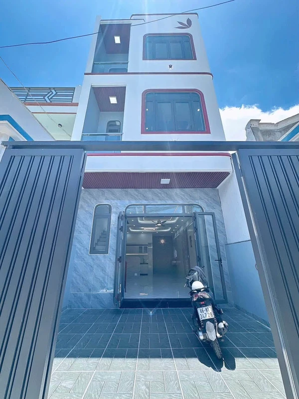 Nhà mới 68m2 bán Dĩ An, gần Thủ Đức, 4 tỷ