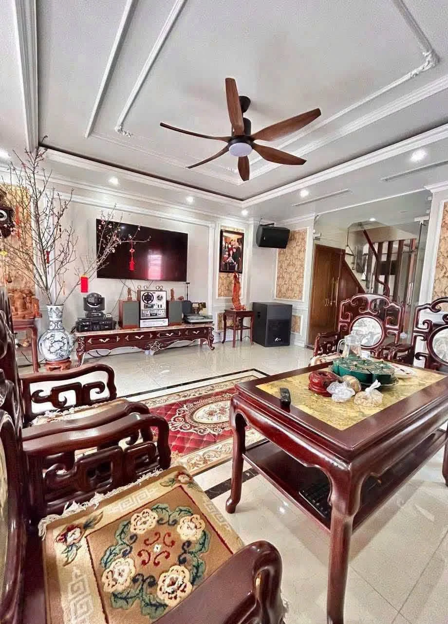 Bán nhà 6 tầng 80m² mặt đường Trần Nguyên Hãn - Ảnh 1