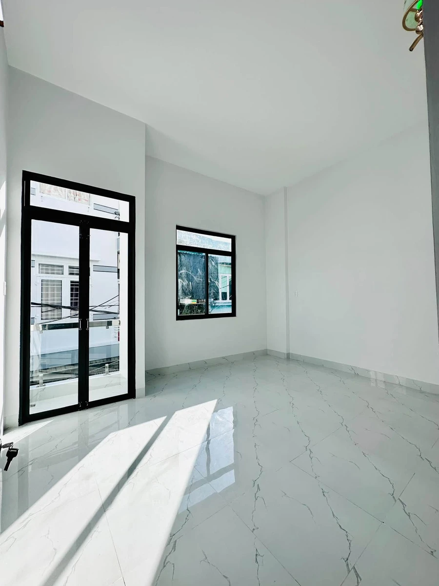 Bán nhà 3 tầng hẻm ô tô 45m2, 3PN 3WC đường Hoàng Văn Thụ giá 3,95 tỷ - Ảnh thu nhỏ 4