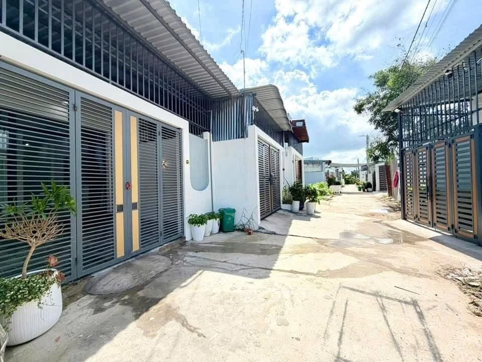 Bán nhà hẻm 81 Trương Định, Rạch Giá, 108m², 3 PN, 1 tỷ 650 triệu - Ảnh 1