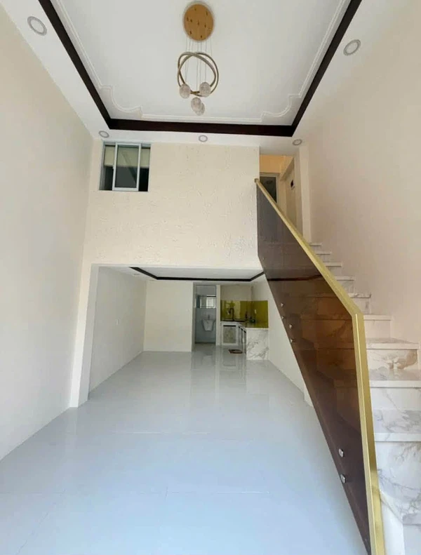 Bán nhà 2,5 tầng 3PN 3WC hẻm đường Phùng Hưng, Phước Long, Nha Trang giá 2,6 tỷ
