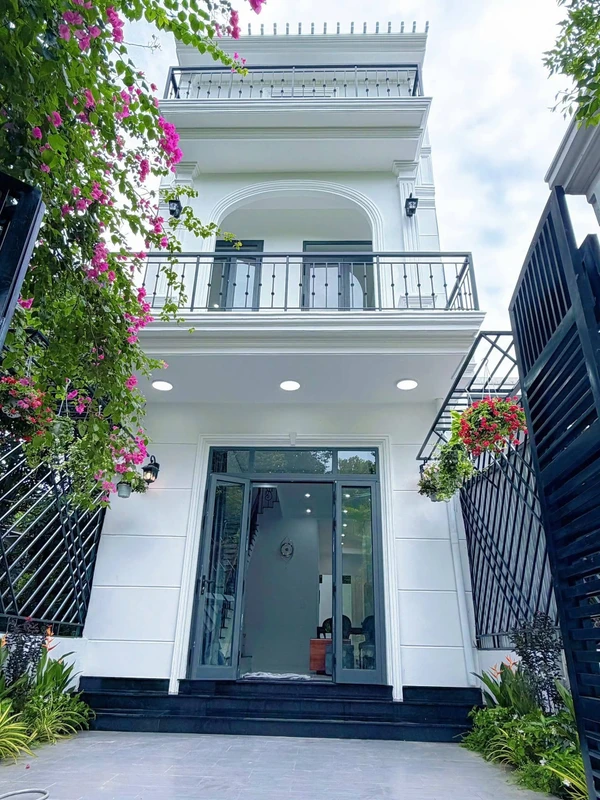 Bán nhà 3 tầng full nội thất 100m² Quảng Tế, Huế