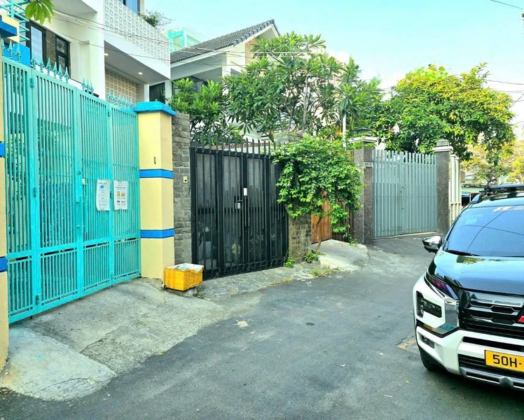 Bán gấp nhà 100m2, 2 phòng ngủ, sân ô tô tại Suối Cam, Phường Đồng Xoài, Đồng Nai nhapho4tang