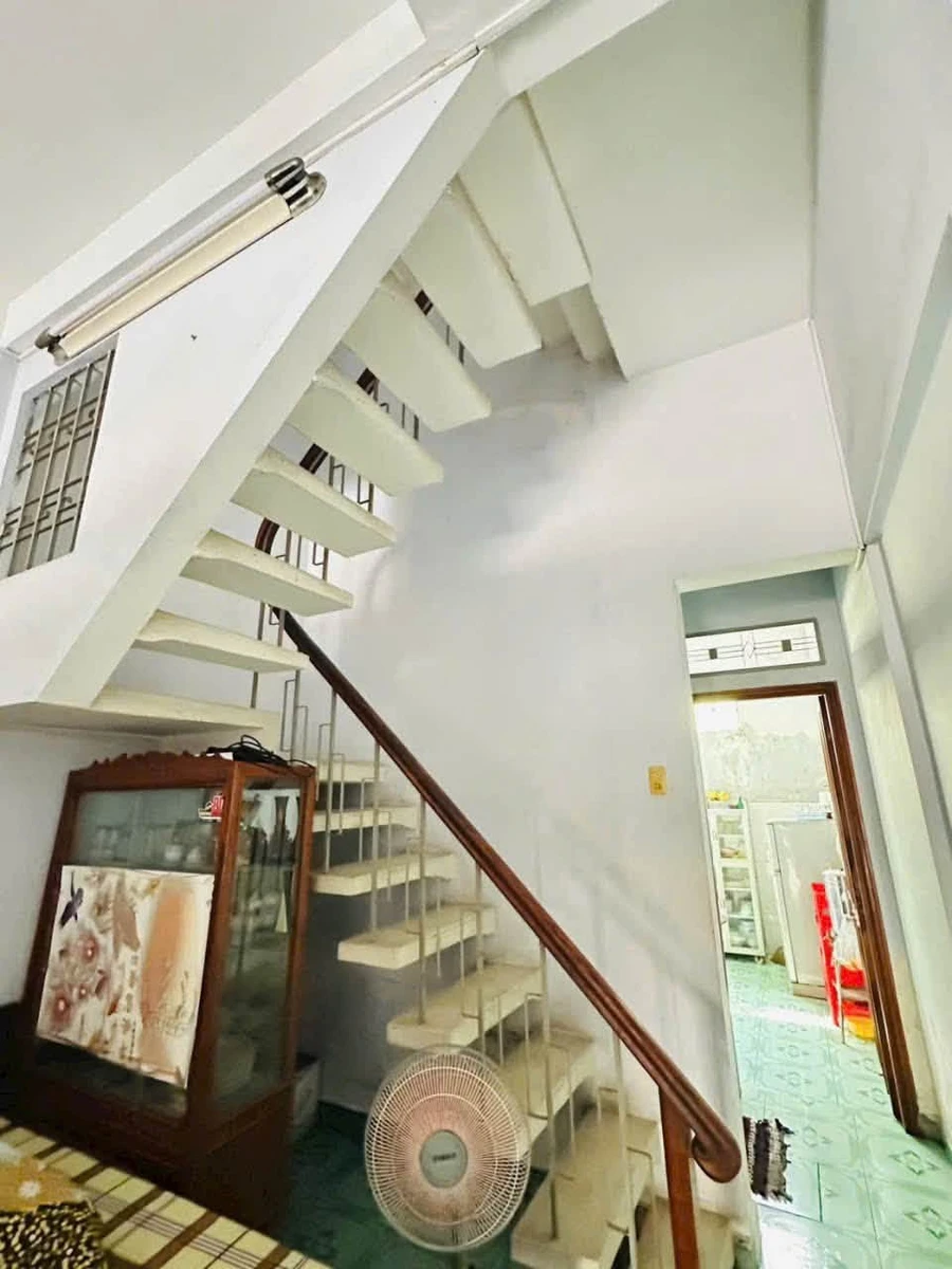 Bán nhà 3,5 tầng mặt tiền Lạc Long Quân, Nha Trang, 7,85 tỷ, 45,4m² - Ảnh thu nhỏ 2