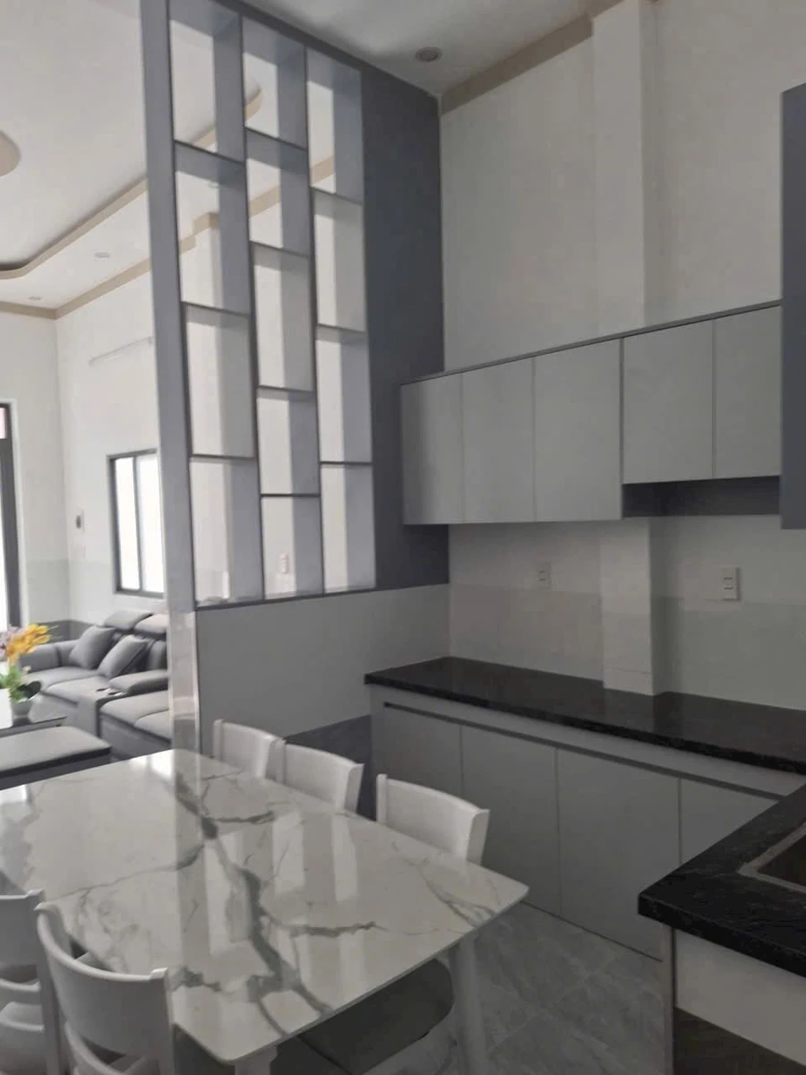 Bán nhà mái Thái 2 mặt tiền 6x15m, thổ cư 100%, gần chợ Hoàng Gia, Tân Định, Bình Dương - Ảnh thu nhỏ 4