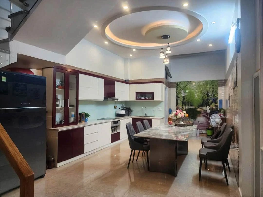 Bán nhà phố 4 tầng 80m² mặt đường Kênh Dương 8,3 tỷ - Ảnh 1