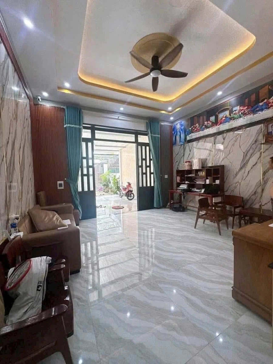 Bán nhà trệt lầu 5.2x40m, 3 phòng ngủ, sân vườn rộng, KP2A Long Bình, Đồng Nai - Ảnh 1