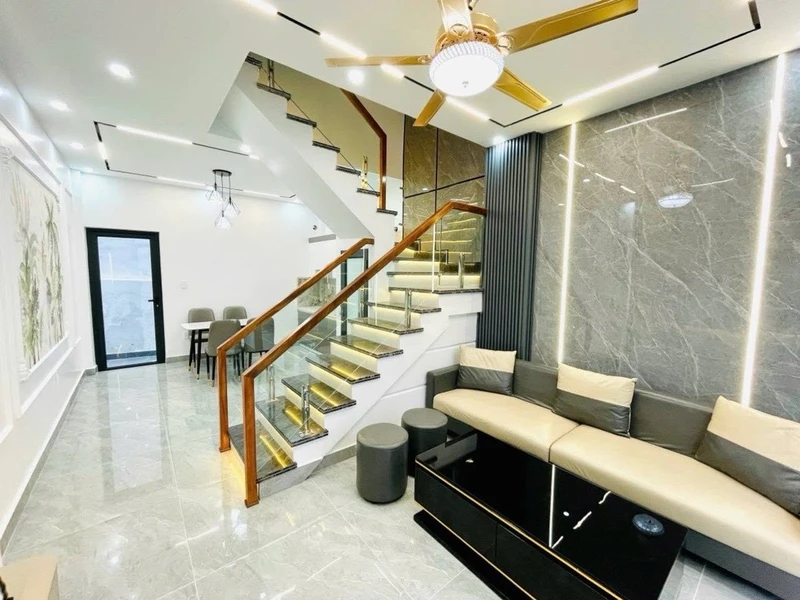 Bán nhà 58m2 3PN tặng nội thất, sân để ô tô, đường Tôn Đức Thắng, Hải Phòng