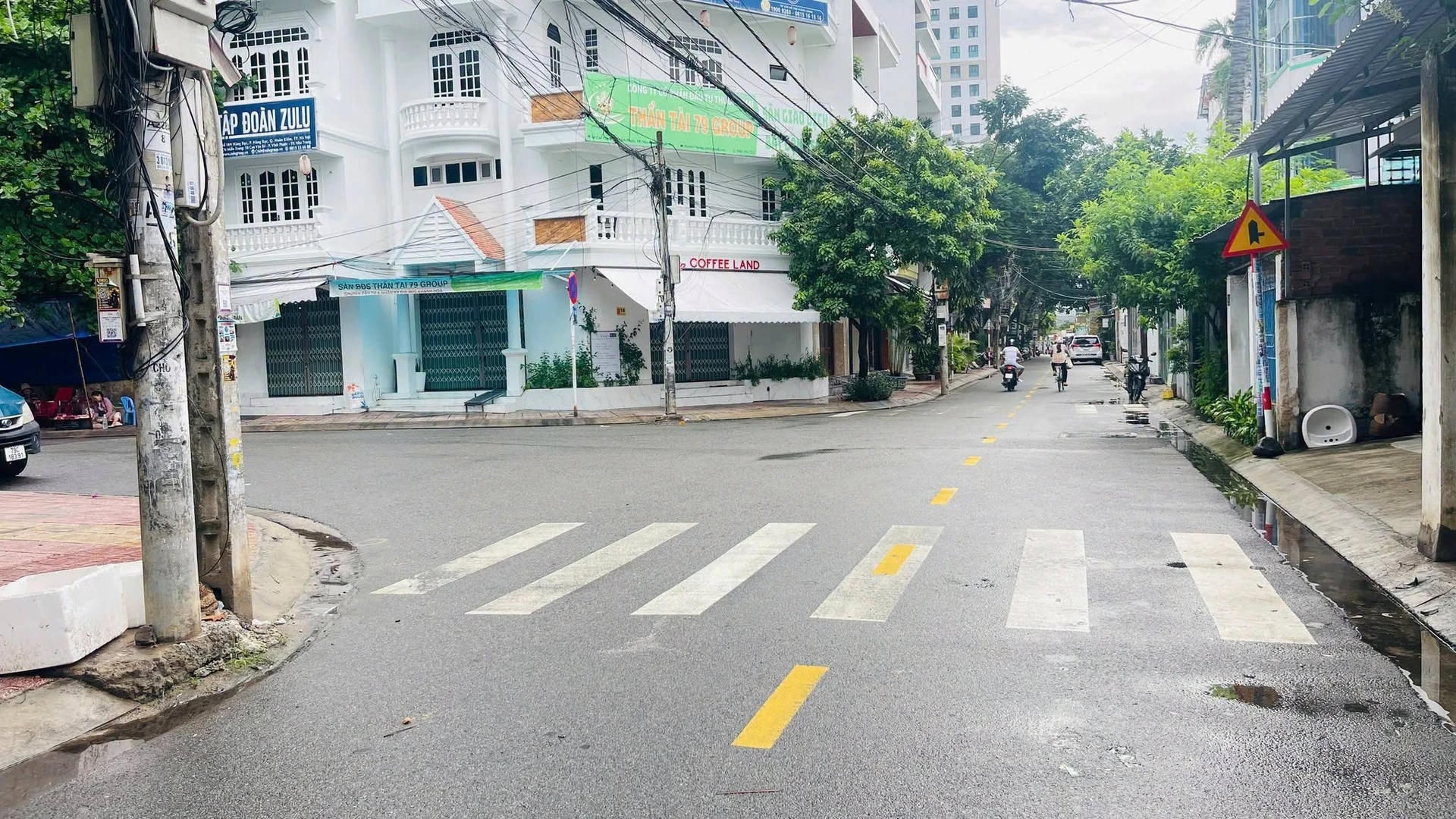 Bán nhà 1 trệt 1 lầu 54,6m2 cách biển 300m Nha Trang 2,56 tỷ - Ảnh 1