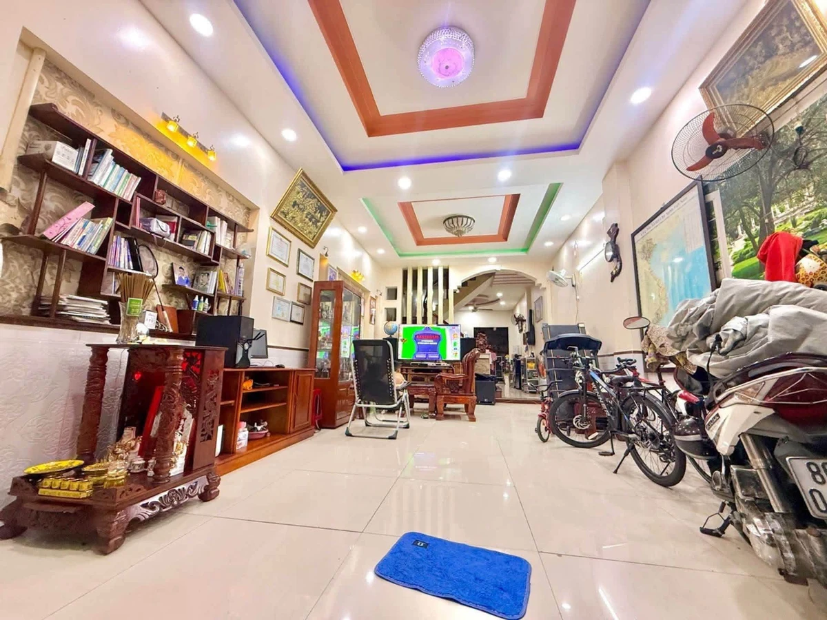 Bán nhà mặt tiền 81m2, 3 tầng, Dĩ An - trên 9 tỷ - Ảnh thu nhỏ 3