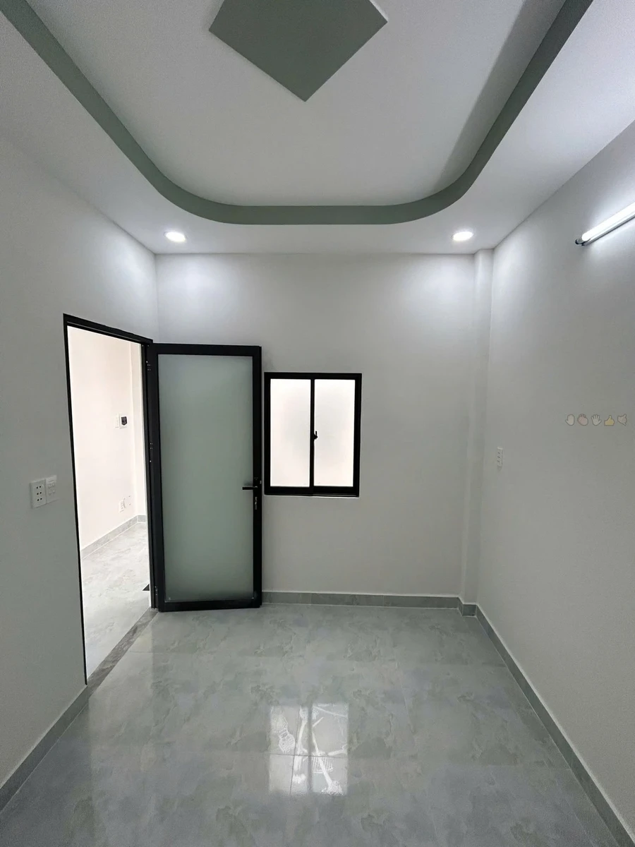 Bán nhà 4x12m đúc 1 lầu, 2 phòng ngủ, giá 660 triệu, ven Hóc Môn - Ảnh 1