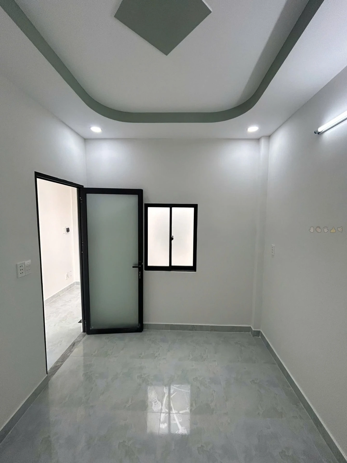 Bán nhà 4x12m đúc 1 lầu, 2 phòng ngủ, giá 660 triệu, ven Hóc Môn - Ảnh 1