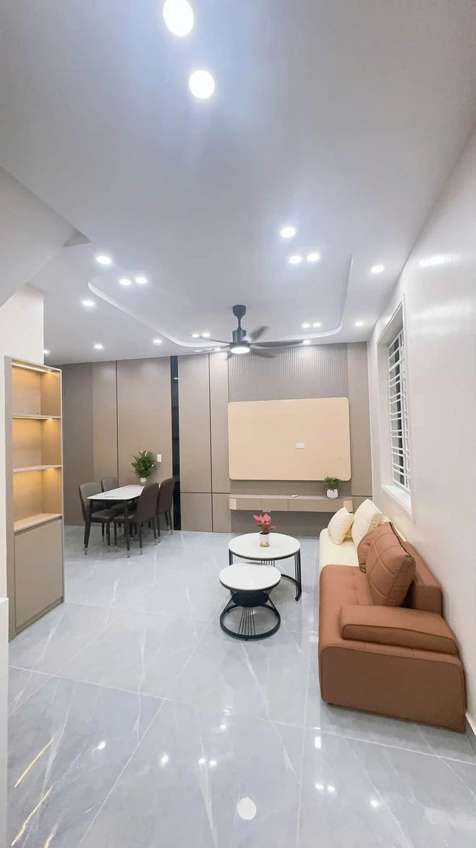 Bán nhà 3 tầng 4 phòng ngủ ngõ nông phố Miếu Hai Xã, Hải Phòng, giá 2,89 tỷ - Ảnh 1