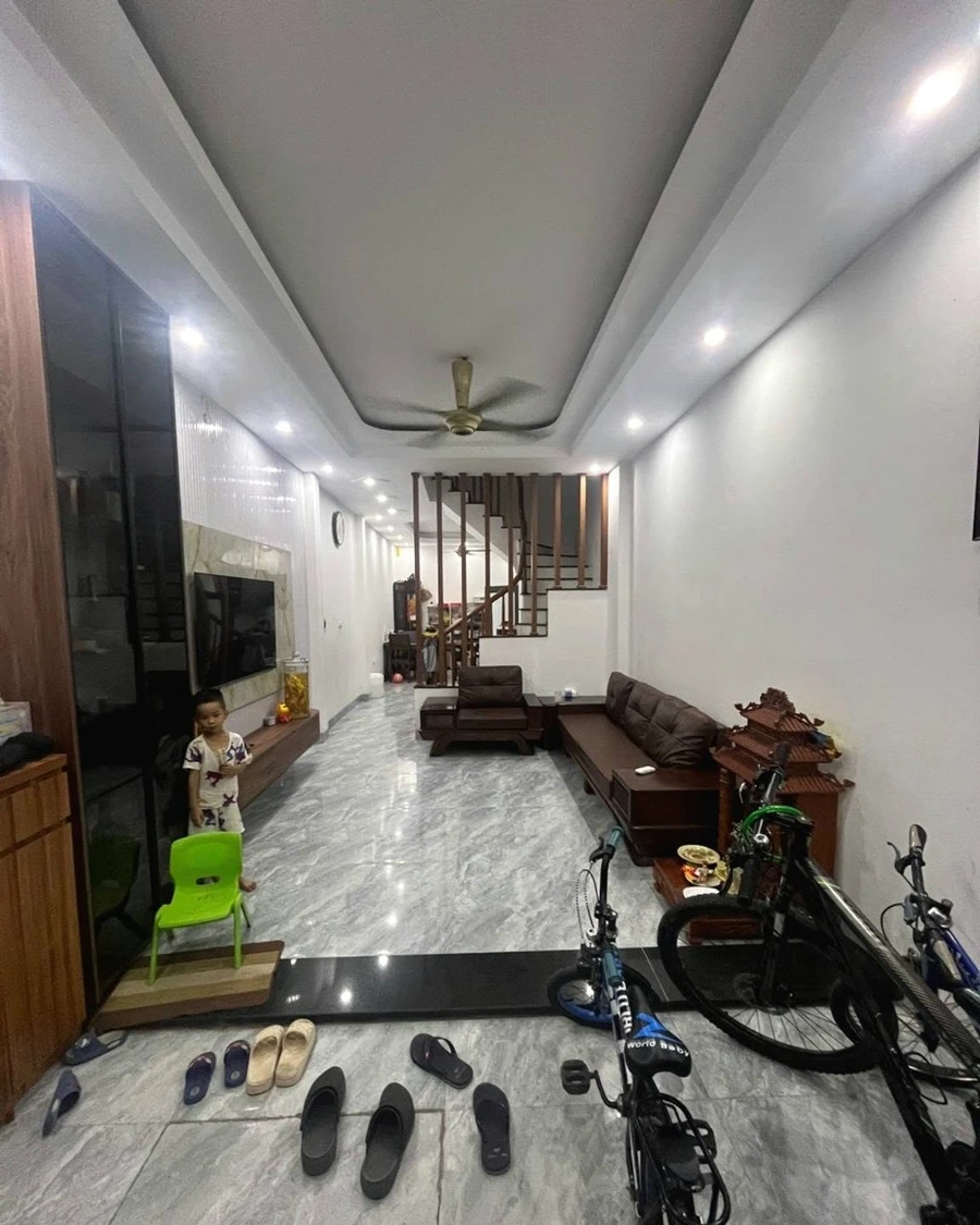 Bán nhà 3 tầng 45m² đường Định Công 3,35 tỷ - Ảnh 1