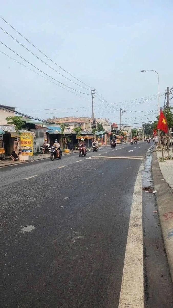 Bán shophouse mặt tiền Phạm Thị Giấy Hóc Môn 700m² 16 tỷ - Ảnh thu nhỏ 3