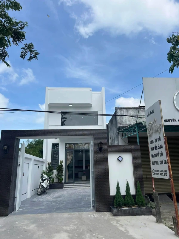 Bán nhà mặt tiền Nguyễn Văn Linh 5x23m, 3PN 3WC, giá 2,39 tỷ tại Long Hoa, Tây Ninh
