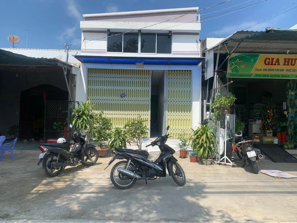 Bán nhà mặt tiền 100m2, 5 phòng ở Thủ Thừa, Long An, 2.7 tỷ - Ảnh thu nhỏ 2