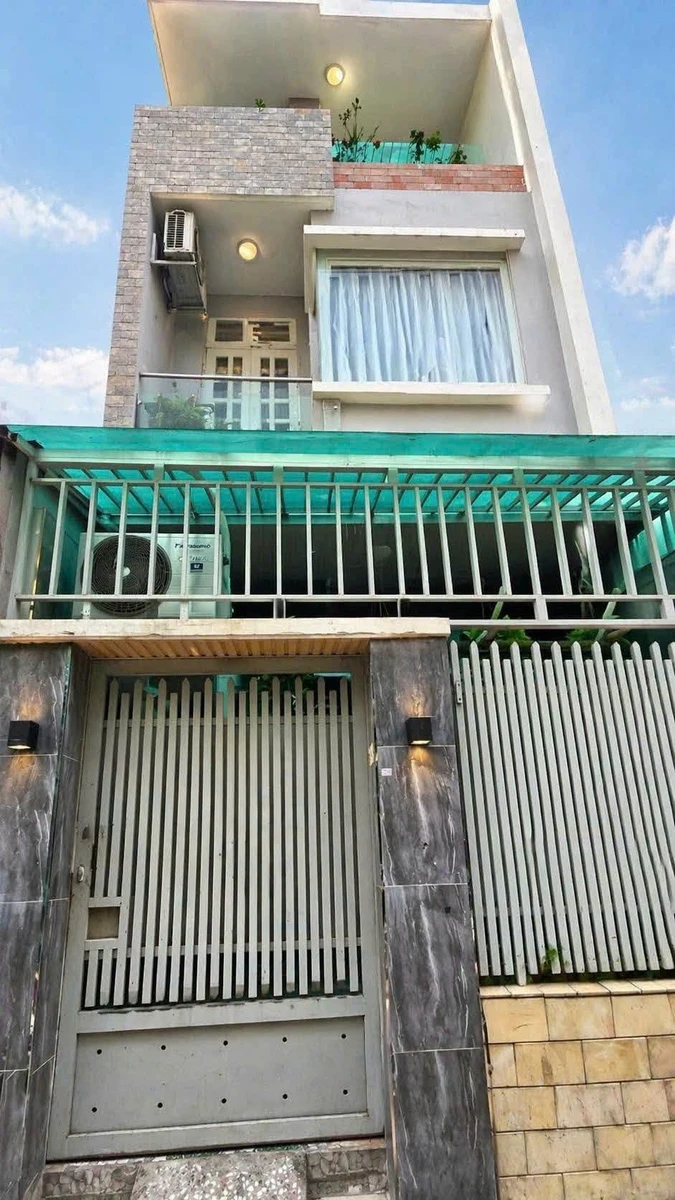 Bán nhà 3 tầng 4.5x15m hẻm 4m Lý Thường Kiệt giáp Quận 10, giá 8.4 tỷ - Ảnh thu nhỏ 2