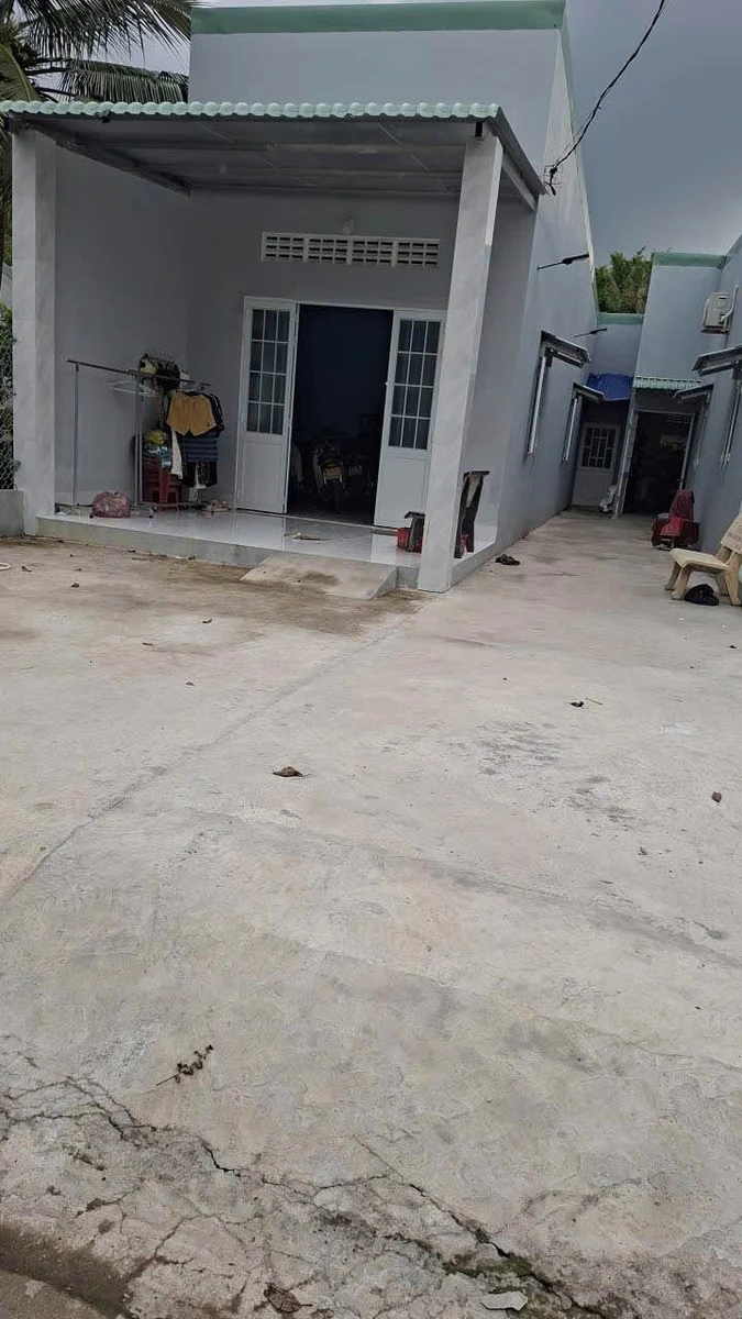 Bán nhà hẻm 3 phòng ngủ 176.8m² Tân An Long An 1.6 tỷ - Ảnh 1