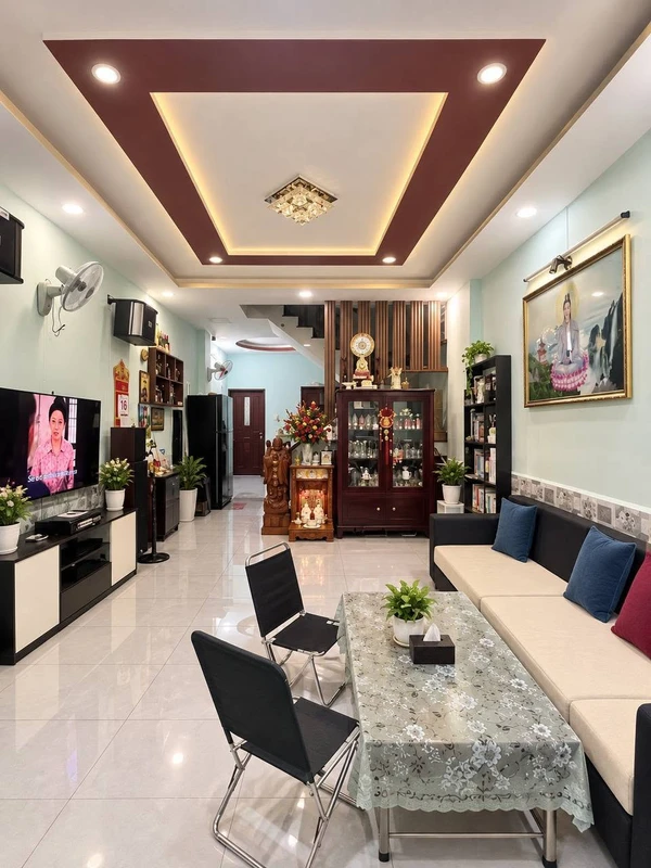 Bán nhà 3 tầng 42m² đường Hoàng Hoa Thám, Phường 6, Bình Thạnh giá 4,75 tỷ thelight
