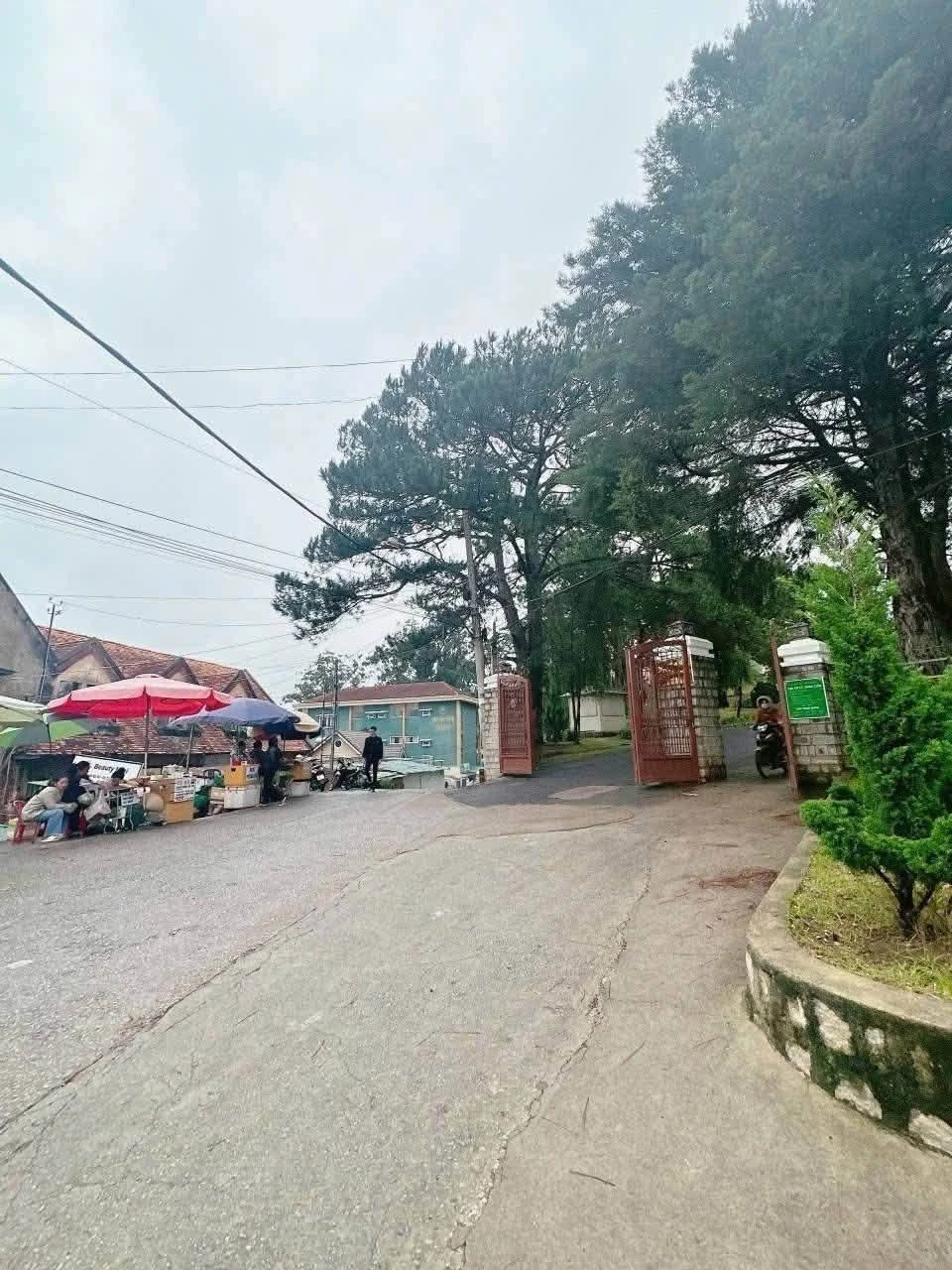 Bán khách sạn 30 phòng 300m² Đà Lạt 16 tỷ 500 triệu - Ảnh 1